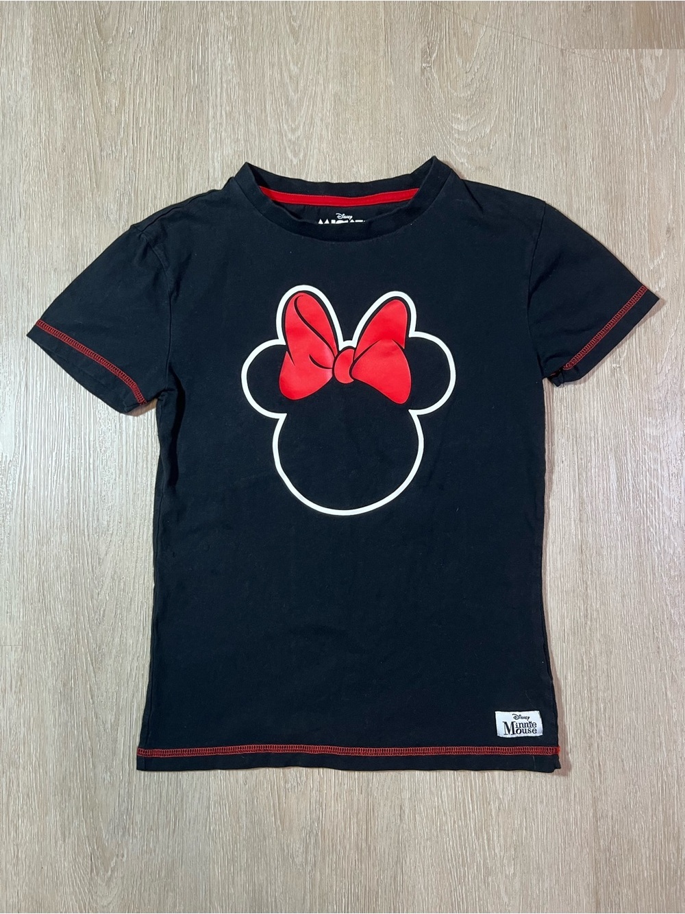 Disney Black Tee with Red Minnie Mouse Bow Graphic Women’s Size Small